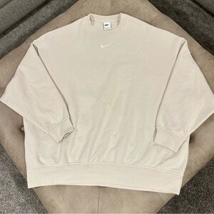 Nike Sweatshirt - Medium